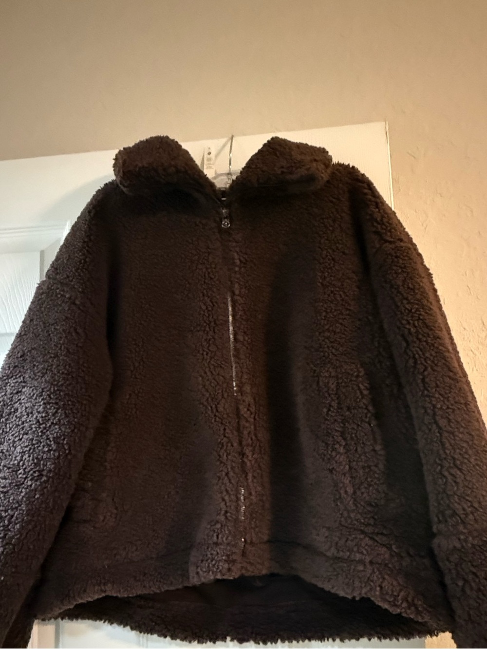 Lululemon Cinchable Fleece Zip-Up Jacket in dark brown, size 8.